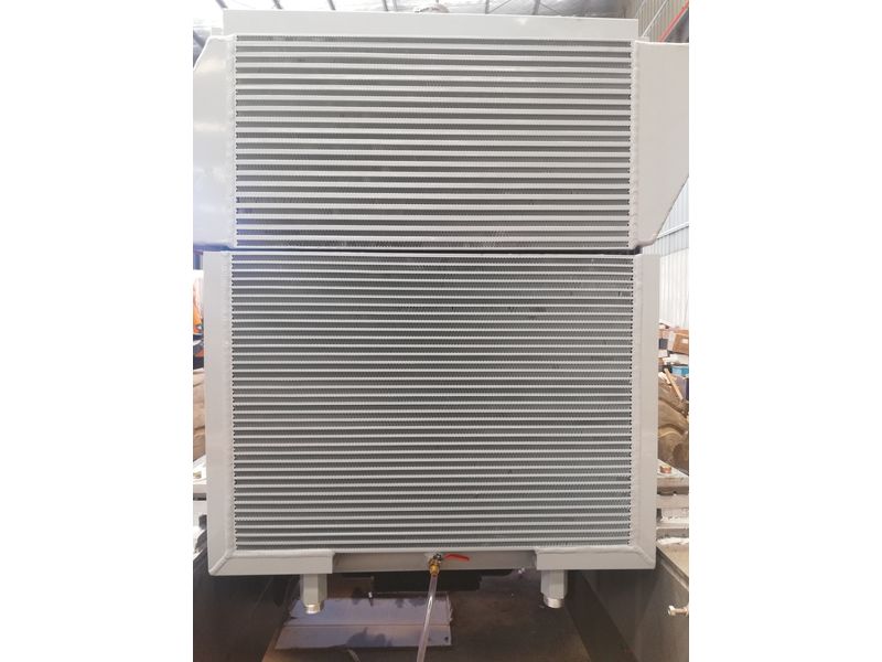 散熱器總成（工程機械用）